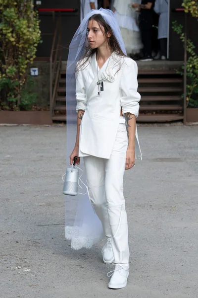 Look 17